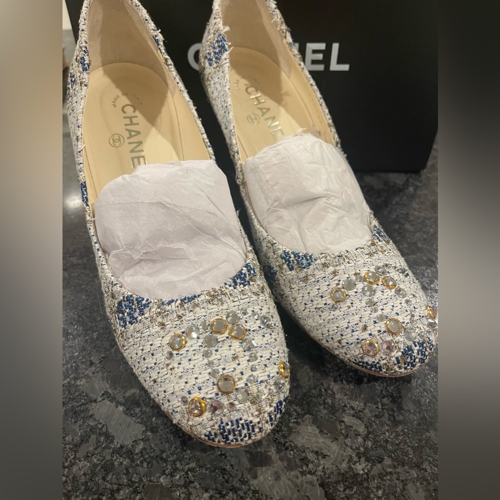 Chanel pumps